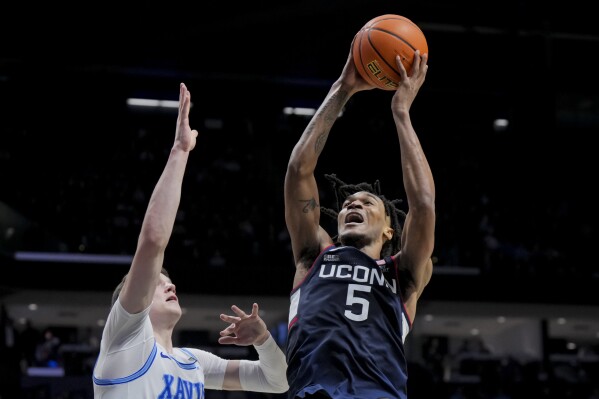 Ncaa men's bball shop top 25
